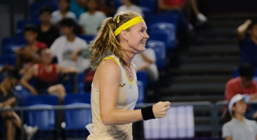                     赛果|荀芳颖三盘憾负布兹科娃 斯托瑟横扫资格赛选手强势晋级次轮                